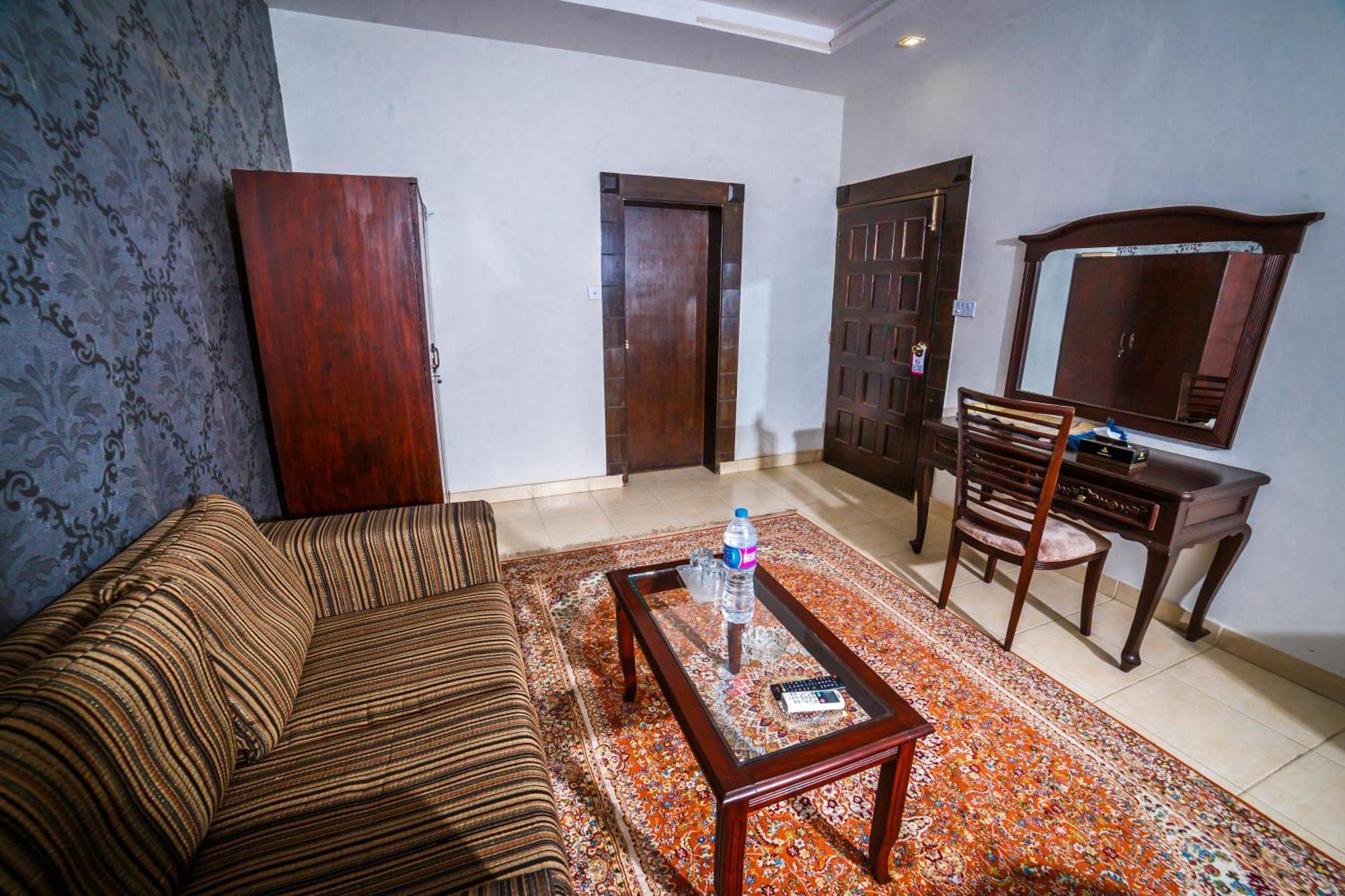Vip House Peshawar Hotel Exterior photo